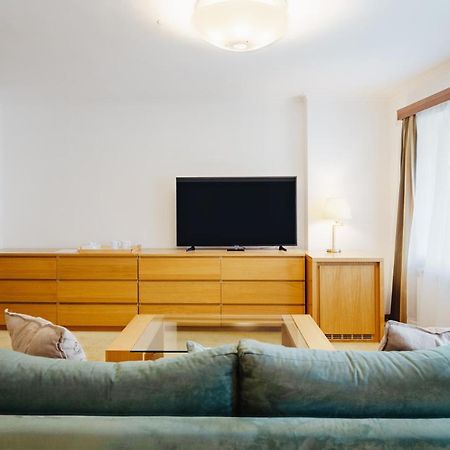 U Cerneho Medveda- At The Black Bear Apartment Praha Bagian luar foto