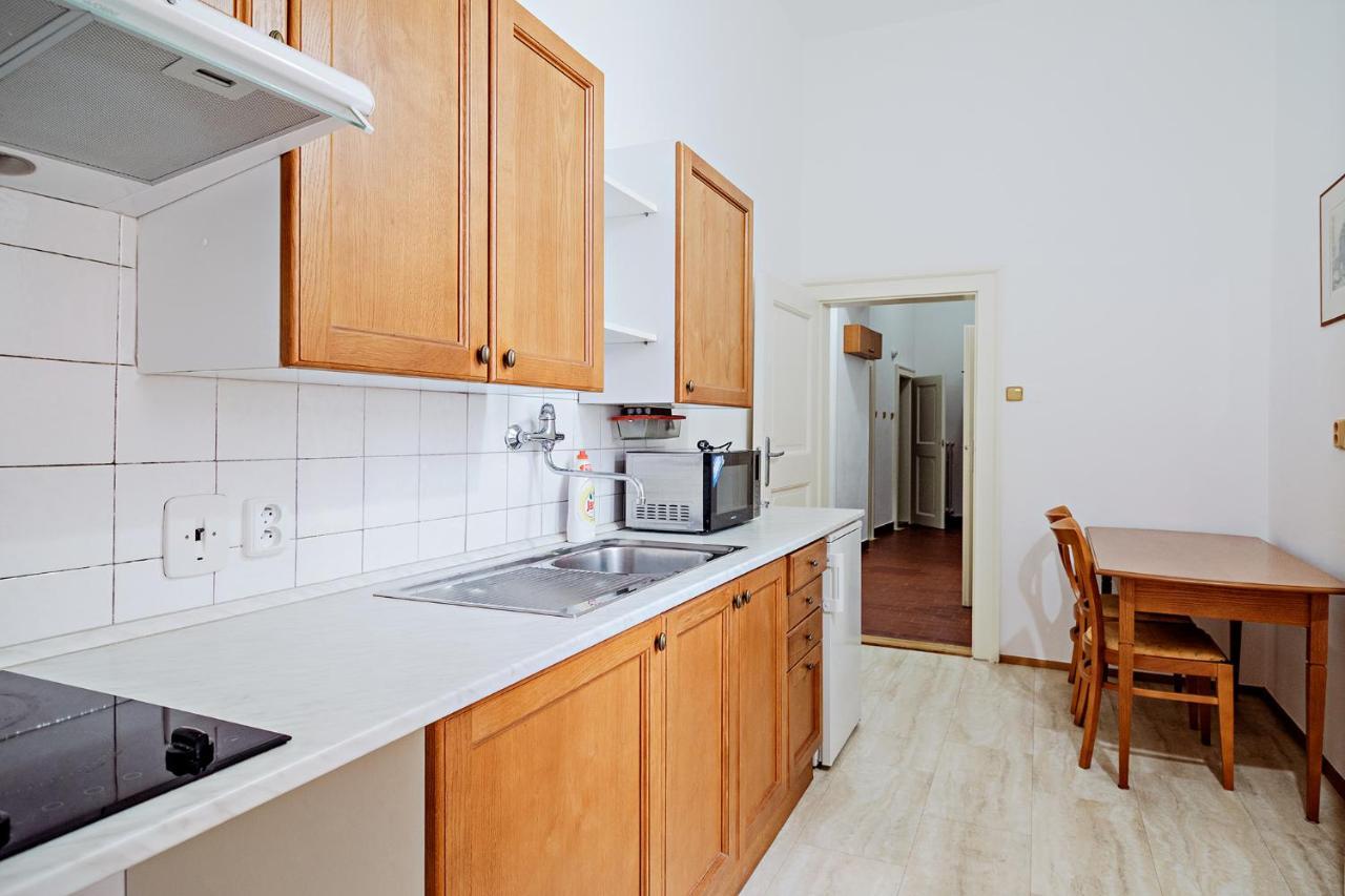 U Cerneho Medveda- At The Black Bear Apartment Praha Bagian luar foto