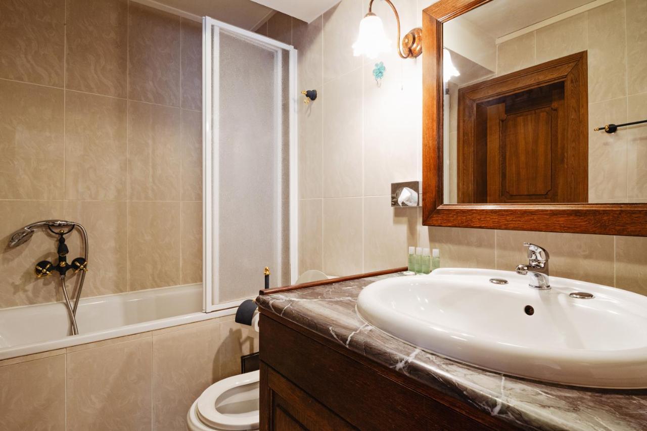 U Cerneho Medveda- At The Black Bear Apartment Praha Bagian luar foto