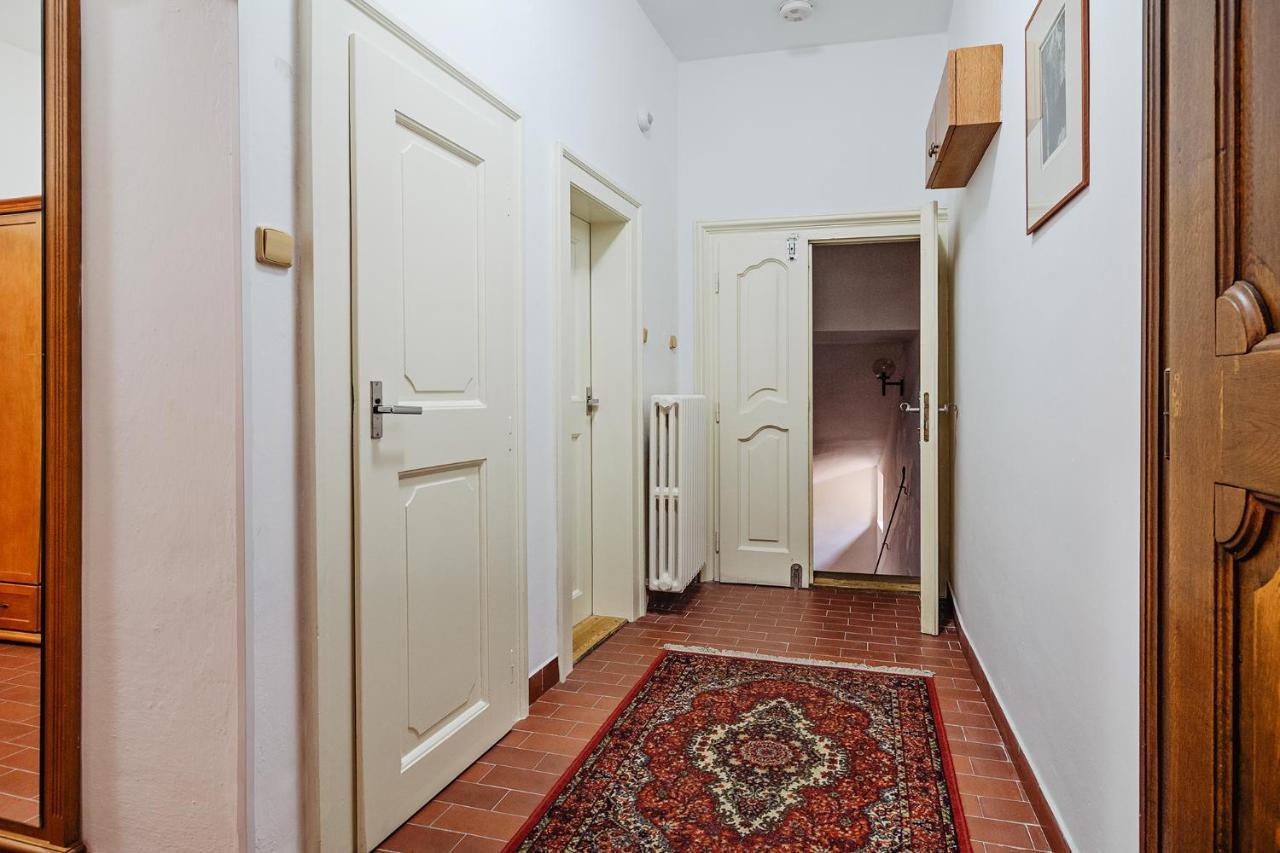 U Cerneho Medveda- At The Black Bear Apartment Praha Bagian luar foto