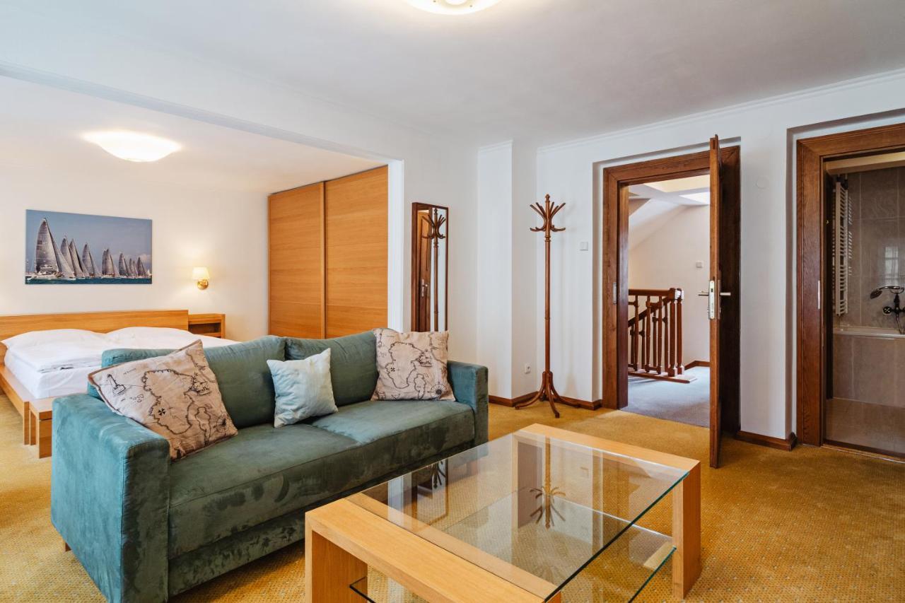 U Cerneho Medveda- At The Black Bear Apartment Praha Bagian luar foto