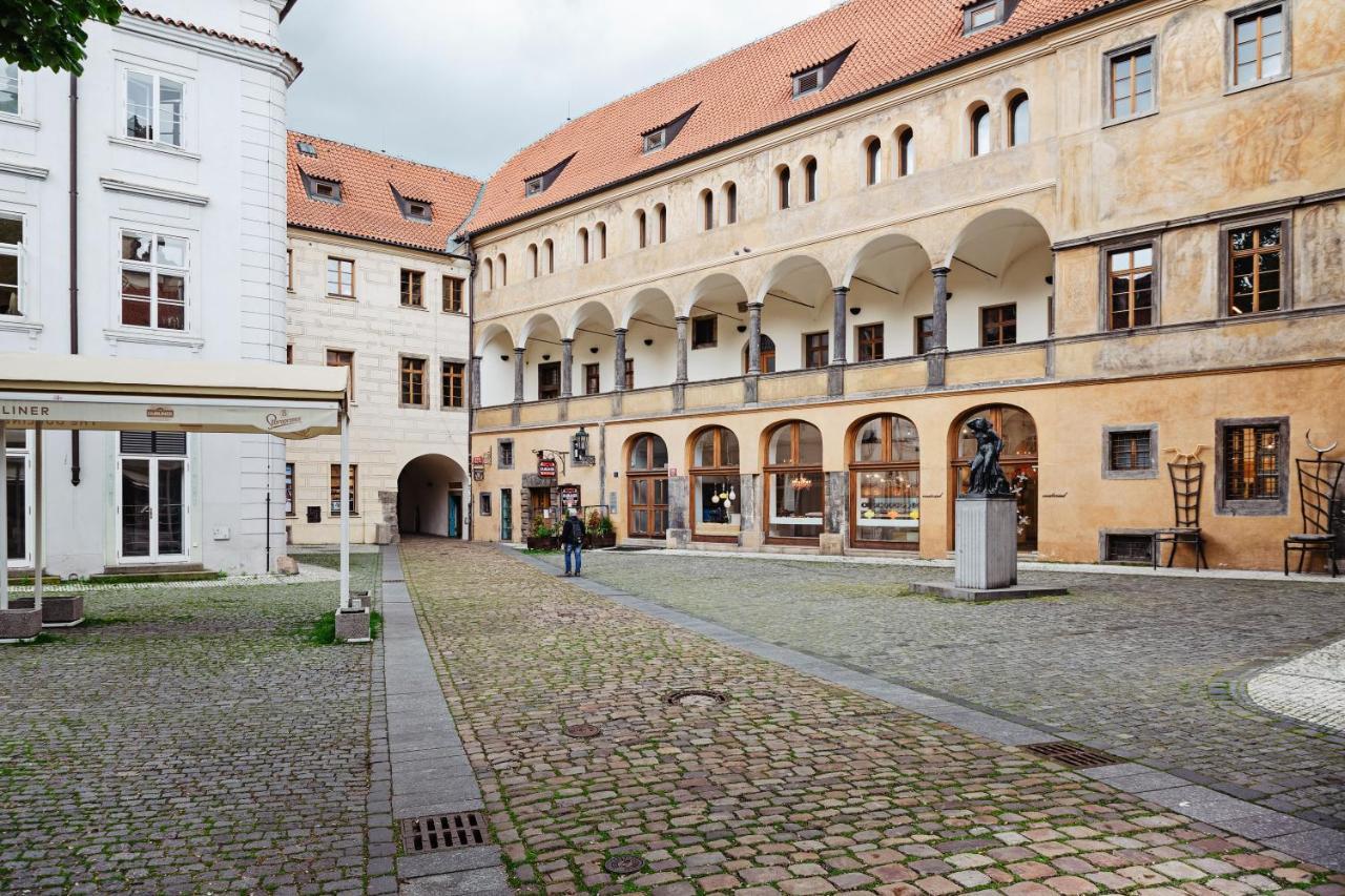 U Cerneho Medveda- At The Black Bear Apartment Praha Bagian luar foto