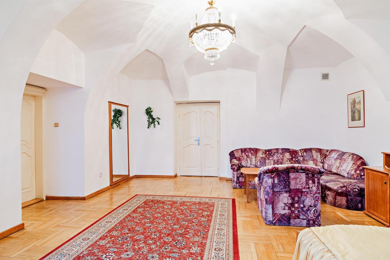 U Cerneho Medveda- At The Black Bear Apartment Praha Bagian luar foto