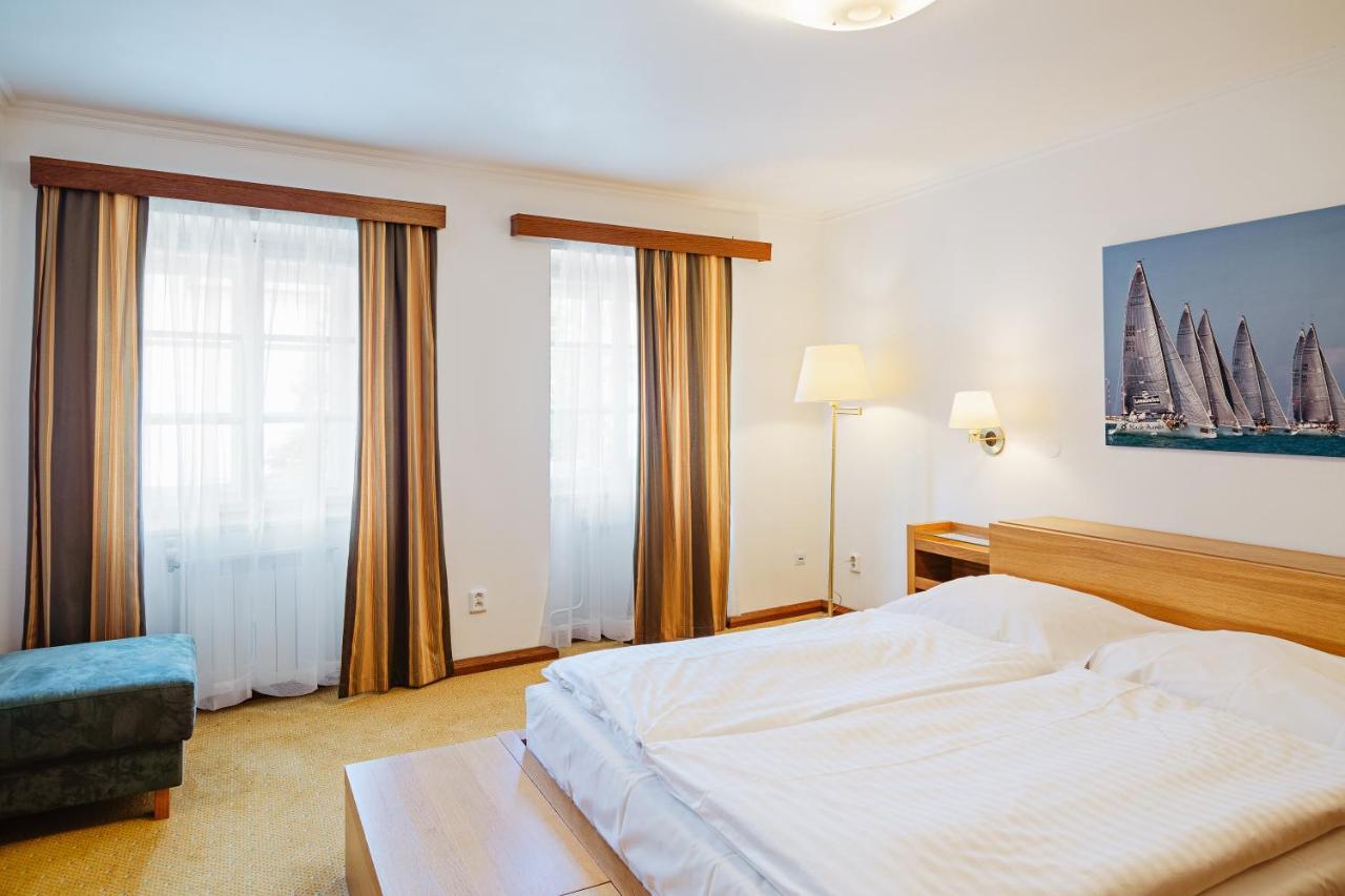 U Cerneho Medveda- At The Black Bear Apartment Praha Bagian luar foto