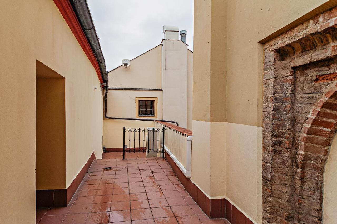 U Cerneho Medveda- At The Black Bear Apartment Praha Bagian luar foto