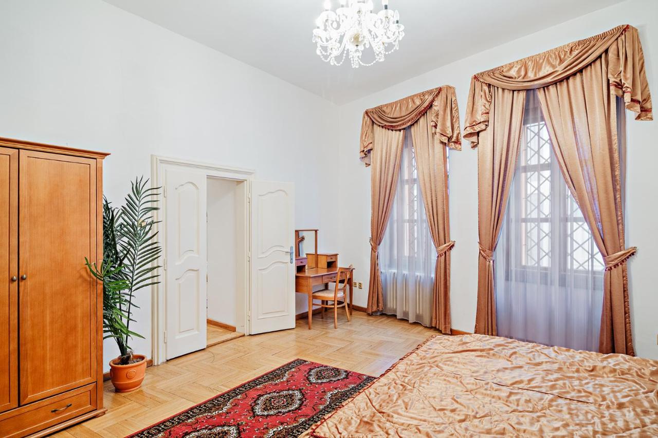 U Cerneho Medveda- At The Black Bear Apartment Praha Bagian luar foto